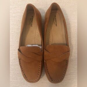 St John’s Bay Moccasin slippers Driving Shoes Loafers Tan Faux suede 9.5